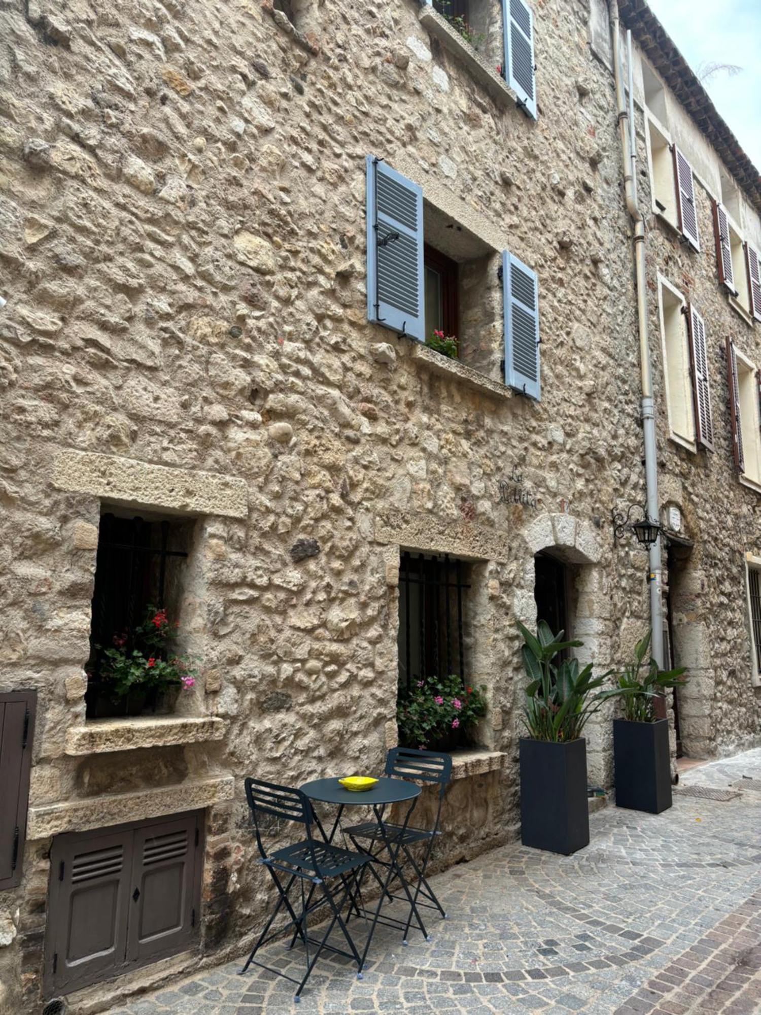 Апартаменты La Pablita, Vieil Antibes, Remparts Экстерьер фото